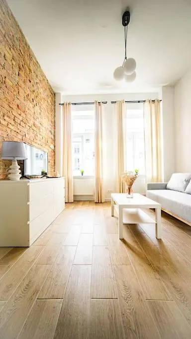 Stylish Apartment In Warszawa