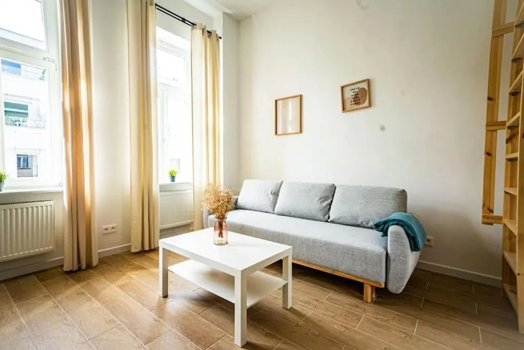 Stylish Apartment In Warszawa