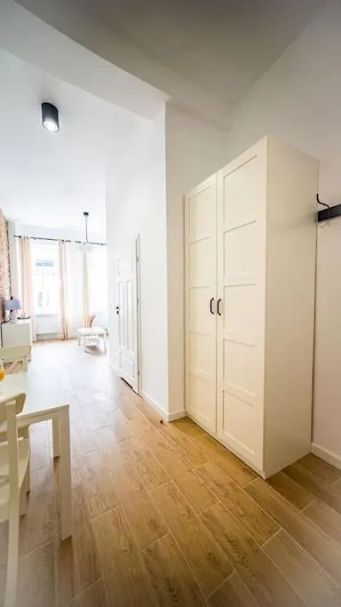 Stylish Apartment In Warszawa
